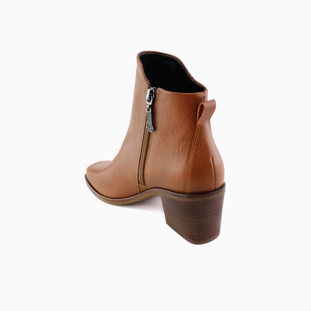 #color_Cognac Svelte Grainy