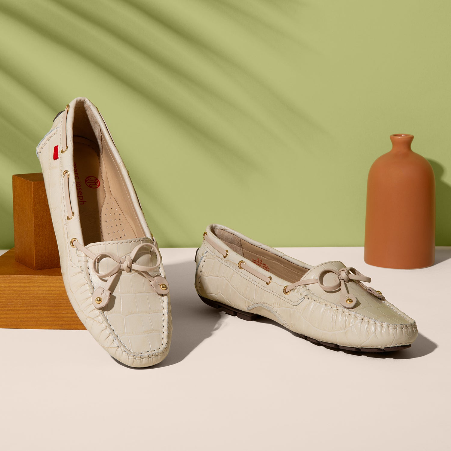 #color_Porcelain Croco