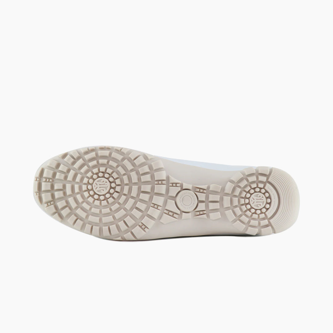 #color_White & Metallic Silver Napa