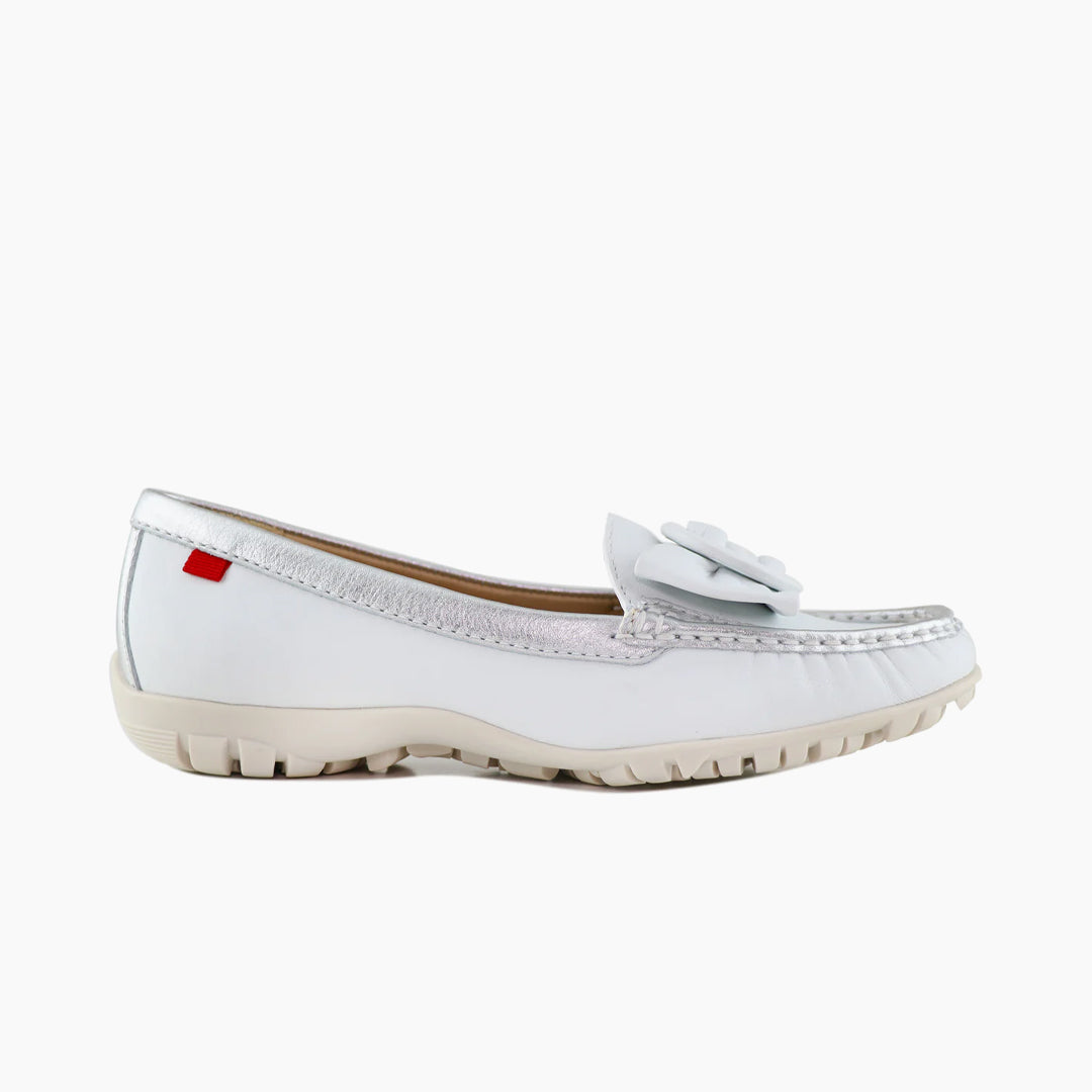 #color_White & Metallic Silver Napa